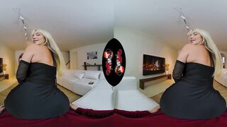 VRLatina - Big Tit Latin Model Kourtney Love VR Experience