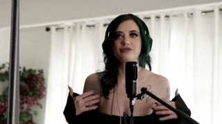 GREEN HAIRED BABE Gia Paige Gets Her Chance With The Handsome Isiah Maxwell