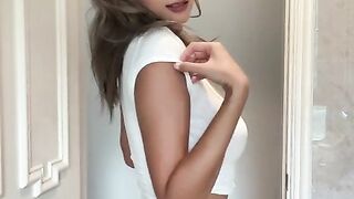 Mia in My Solo Days 自慰羞羞的一天