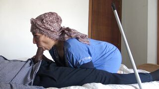 This Muslim woman is SHOCKED !!! I take out my big black cock for my turkish maid.
