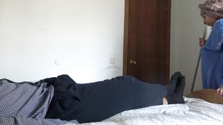 This Muslim woman is SHOCKED !!! I take out my big black cock for my turkish maid.