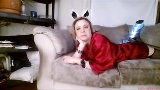 Strawberries and bunnyears - liveshow 02-18