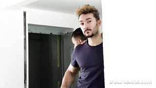 Privatecom The maid in anal threeway