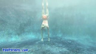 Halle Von Underwater Training