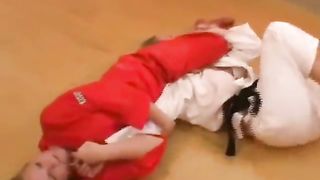 Woman JUDO Submission Tapout
