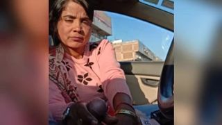 Punjabi slut wanks small dick