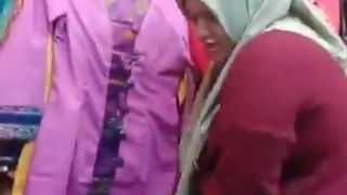 Horny Muslim Bitch Shows How Pervert Skill