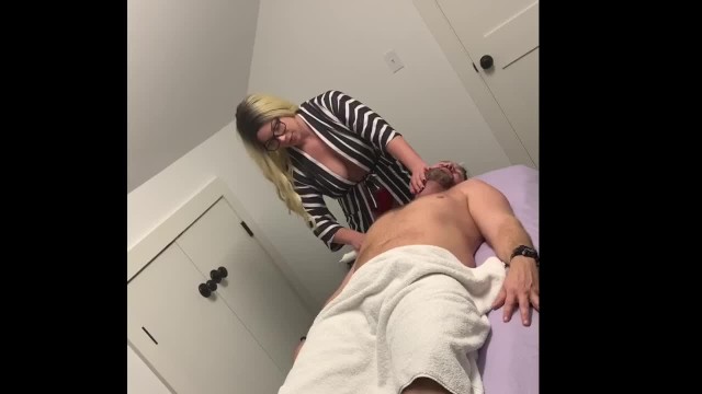 Horny Massage Therapist - HORNY MILF IN HOME MASSAGE THERAPIST TAKES HER CLIENTS LOAD