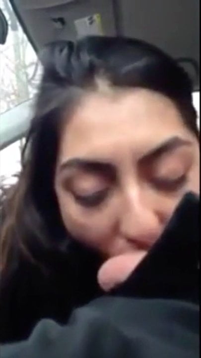 Hot Desi Girl Blowjob In Car 2537