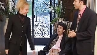 African maid enjoys riding long white schlong