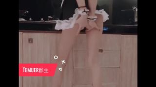 Temuer Danced in Maid Costume