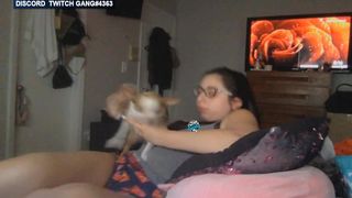 TWITCH GIRL FLASHING BOOBS NIPSLIPS ON STREAM SET 16