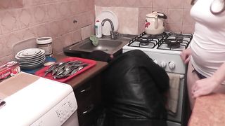 Plumber Fucks Wife when Husband Away. Russian Slut. Creampie Closeup Pussy