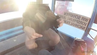 EXHIB CHAIRLIFT. Sborro Completamente Nudo in Seggiovia. Tutti Mi Vedono
