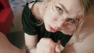 Eye Contact Blowjob in Glasses Babe POV