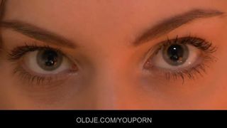Young Marylin is evaluated by her Old boss