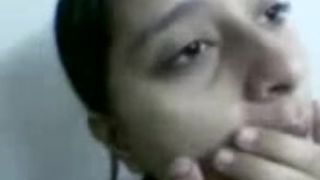 indian girl showing her boobs