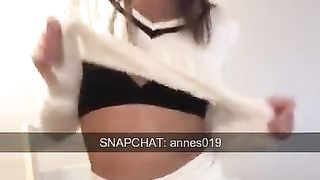 Teen Stripping Nude Body on Snapchat